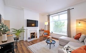 Sensational West End Living With Bicocca Stays