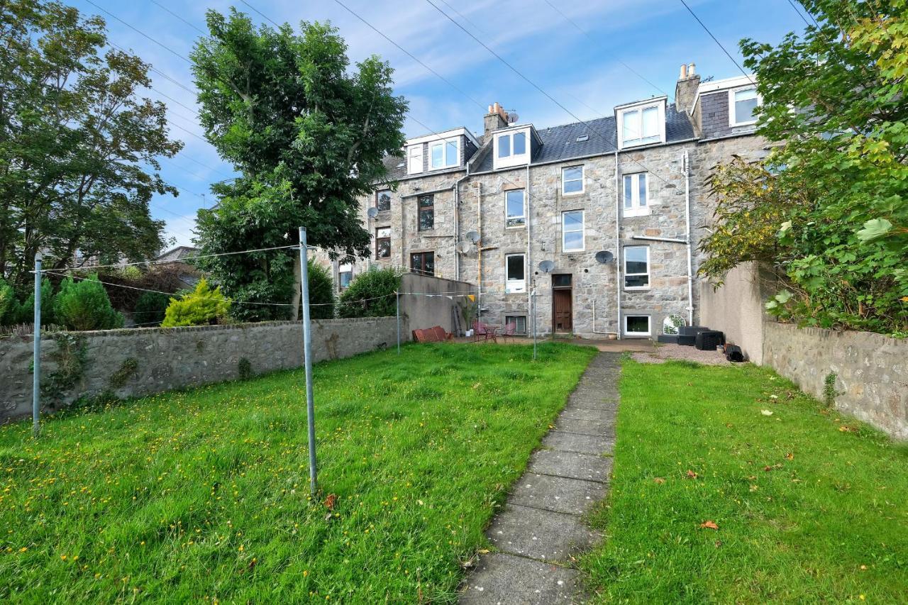 Sensational West End Living With Bicocca Stays Aberdeen Exterior photo